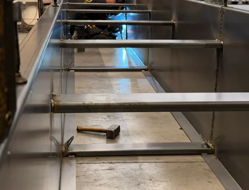 Lassen van cortenstalen bloembak van 10 meter lang